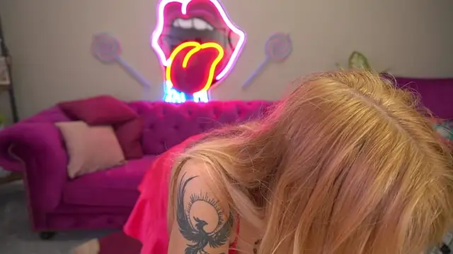 BellaLaPetit online show from March 13, 2026, 3:17 pm