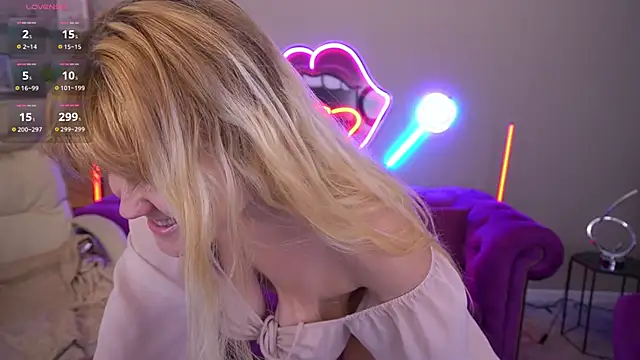 Snapshot of BellaLaPetit chatting on November 26, 2025, 2:39 pm BellaLaPetit online show from November 26, 2025, 2:39 pm