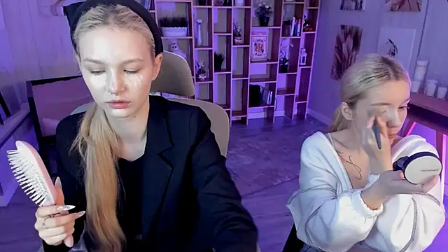 AuroraWrenfield online show from September 20, 2025, 4:50 am