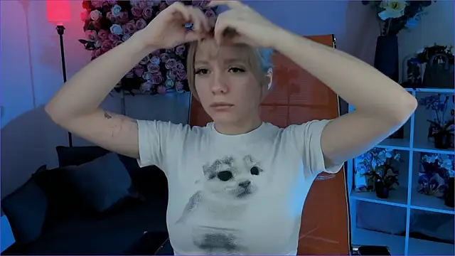 AuroraWrenfield online show from February 23, 2026, 1:18 am