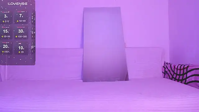 Lil Foxy9 online show from November 29, 2025, 1:22 pm