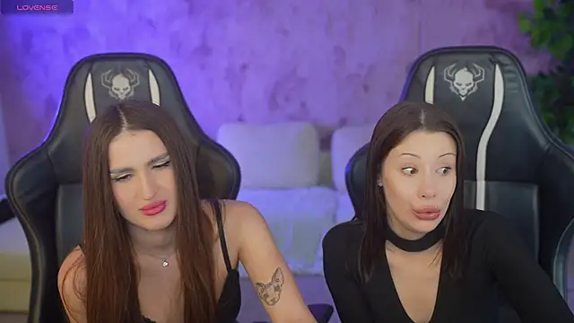 Snapshot of Goldie_Flame chatting on October 15, 2025, 11:13 pm Goldie Flame online show from October 15, 2025, 11:13 pm