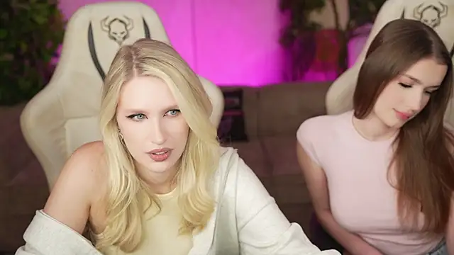 Scarlett Sweet054 online show from October 28, 2025, 3:22 pm