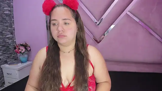 Snapshot of LucyOwen_18 chatting on September 9, 2025, 1:09 pm LucyOwen 18 online show from September 9, 2025, 1:09 pm