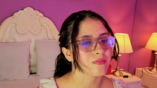 LiLLiAnderson online show from September 10, 2025, 12:04 pm