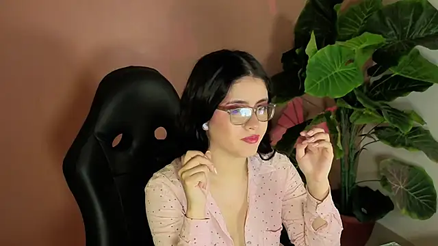 LiLLiAnderson online show from September 9, 2025, 11:41 am