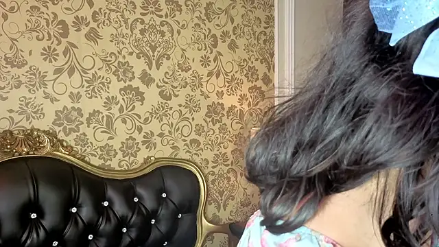 Snapshot of LiLLiAnderson chatting on April 19, 2026, 6:10 pm LiLLiAnderson online show from April 19, 2026, 6:10 pm