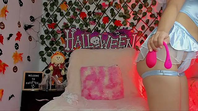 isabel jaames online show from October 26, 2025, 7:47 pm