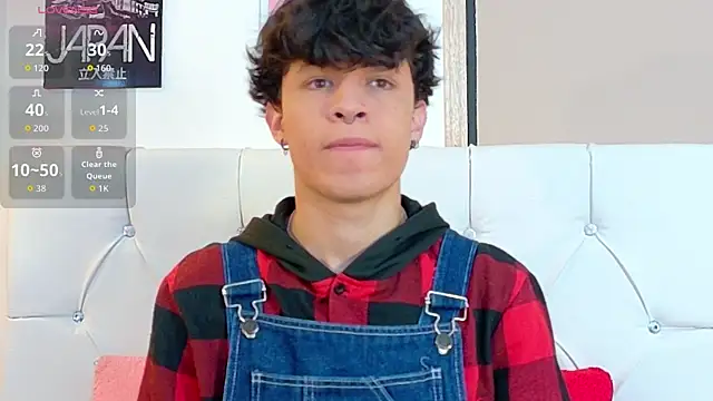 Axel  Evans online show from November 17, 2025, 12:31 pm