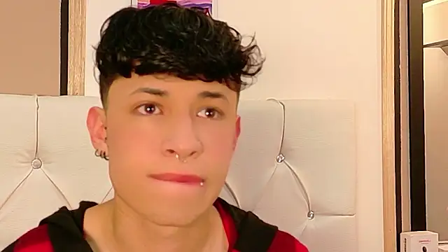 Axel  Evans online show from March 22, 2026, 10:06 am