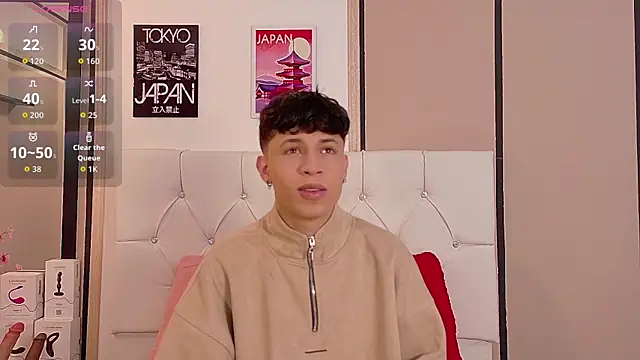 Axel  Evans online show from November 28, 2025, 12:38 pm