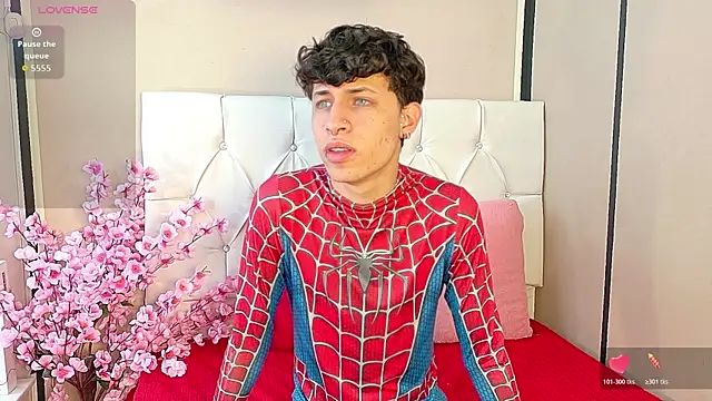 Axel  Evans online show from October 18, 2025, 12:07 pm