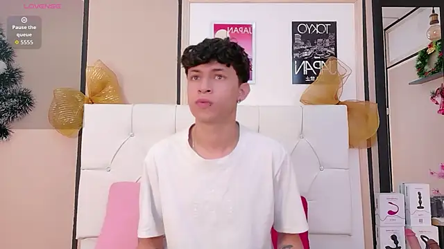 Axel  Evans online show from January 8, 2026, 12:11 pm