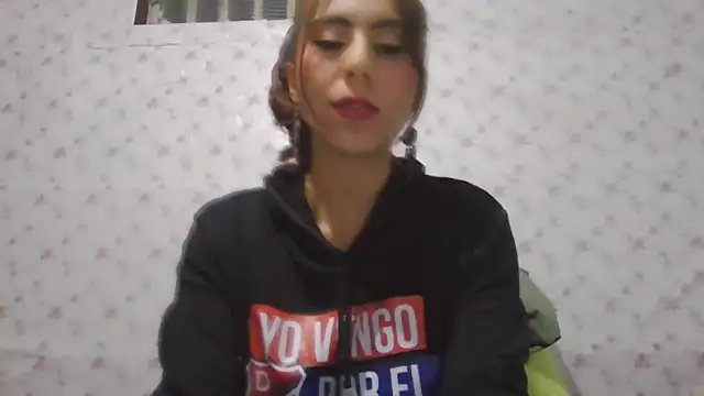 Roselingalvis13 online show from April 17, 2026, 2:58 am