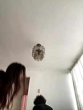 juliie star online show from September 19, 2025, 12:31 pm