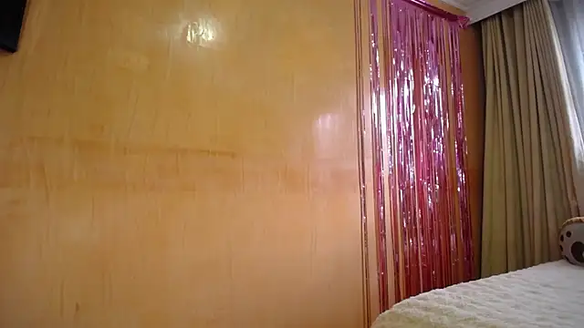 miss lilieth online show from February 14, 2026, 7:14 pm