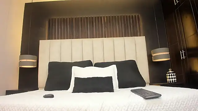 Snapshot of Matilda_Liz chatting on November 10, 2025, 12:54 pm Matilda Liz online show from November 10, 2025, 12:54 pm