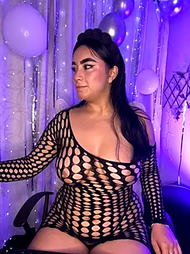 Dafnee sr online show from October 28, 2025, 1:39 am