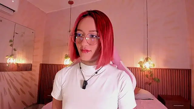 daphne courtis online show from March 13, 2026, 3:11 am