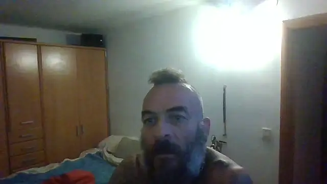 Zk1980 online show from October 31, 2025, 9:43 pm