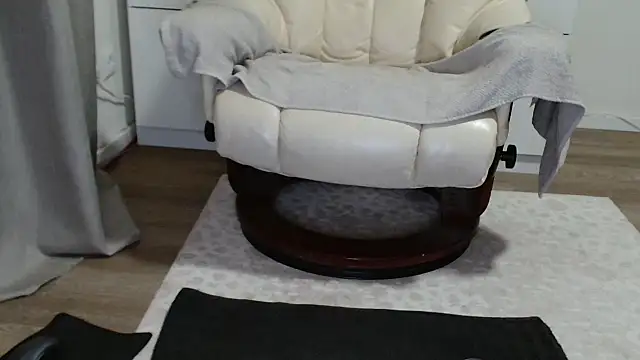 Milo9210 online show from April 16, 2026, 9:39 pm