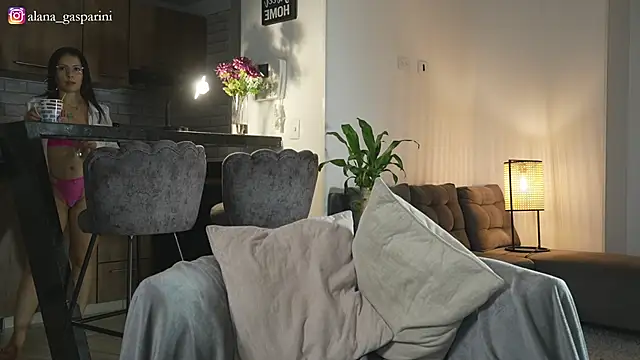 alana gasparini online show from November 30, 2025, 2:12 am