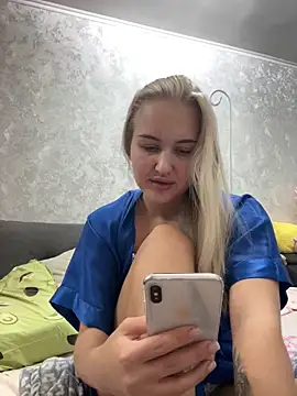 CandyVice online show from October 19, 2025, 4:32 pm