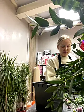 CandyVice online show from October 7, 2025, 6:09 pm