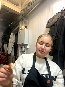 CandyVice online show from September 26, 2025, 6:15 pm