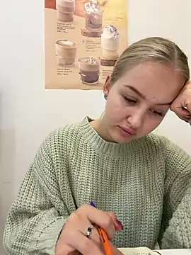 CandyVice online show from November 12, 2025, 5:17 pm