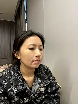 haiyan125216 online show from October 23, 2025, 6:34 am