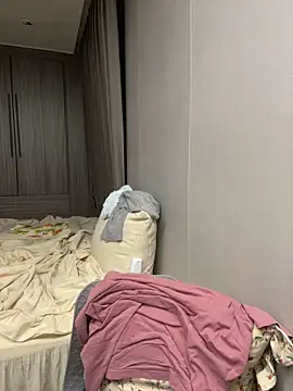 haiyan125216 online show from October 1, 2025, 11:14 am