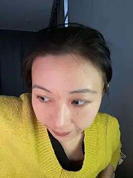 haiyan125216 online show from November 30, 2025, 8:15 am