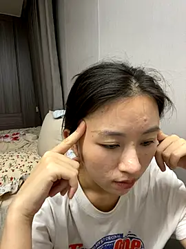 haiyan125216 online show from October 19, 2025, 4:21 pm