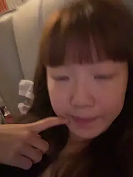 D-033 online show from November 5, 2025, 4:26 am