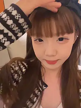 D-033 online show from November 22, 2025, 1:43 pm