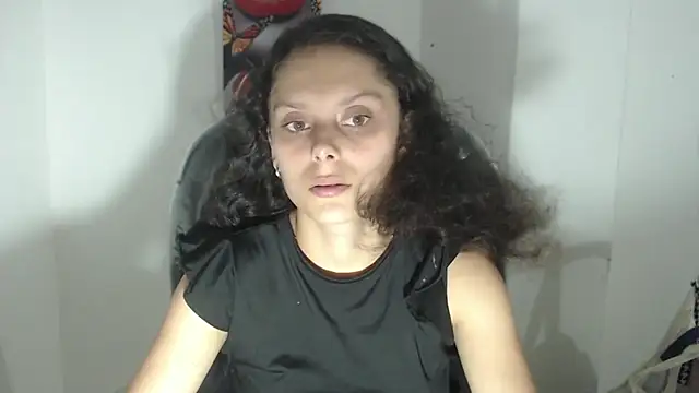 Snapshot of Lily_Jone7 chatting on October 2, 2025, 7:17 pm Lily Jone7 online show from October 2, 2025, 7:17 pm