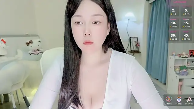 Snapshot of Bella_Ava chatting on June 10, 2026, 2:07 pm Bella Ava online show from June 10, 2026, 2:07 pm