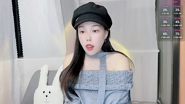 Snapshot of Bella_Ava chatting on December 1, 2025, 6:31 pm Bella Ava online show from December 1, 2025, 6:31 pm