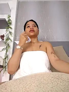 Celine Lee online show from September 15, 2025, 1:33 pm