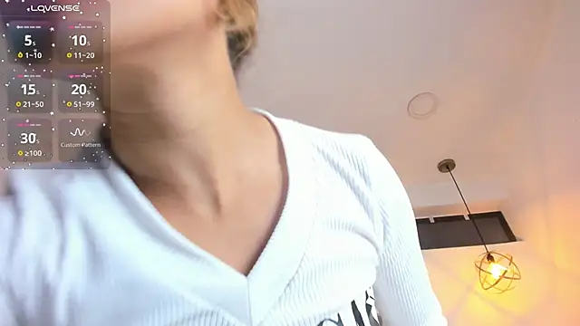 Hanna Cornee  online show from January 6, 2026, 12:20 pm