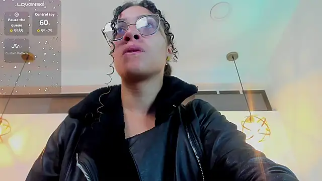 Hanna Cornee  online show from October 2, 2025, 1:36 pm