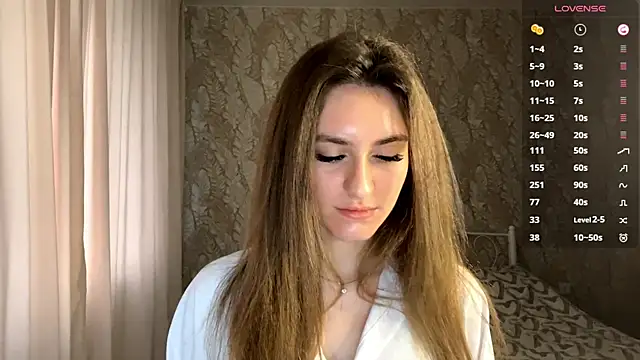 miainheat online show from December 3, 2025, 8:58 am