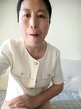 chengcheng12 online show from September 30, 2025, 12:49 am