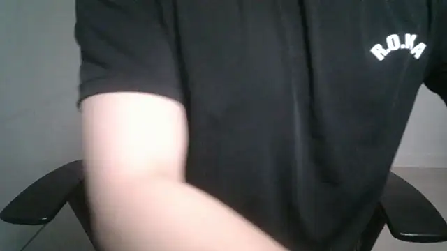 111owo111 online show from April 22, 2026, 12:01 pm