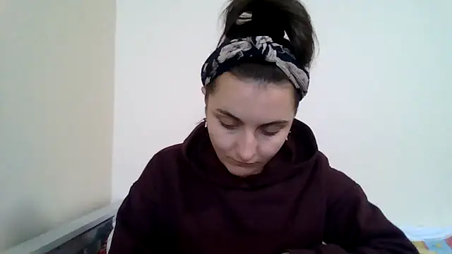 DInaraXRose online show from October 13, 2025, 9:55 am