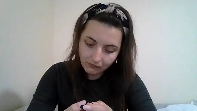 DInaraXRose online show from October 9, 2025, 10:38 am