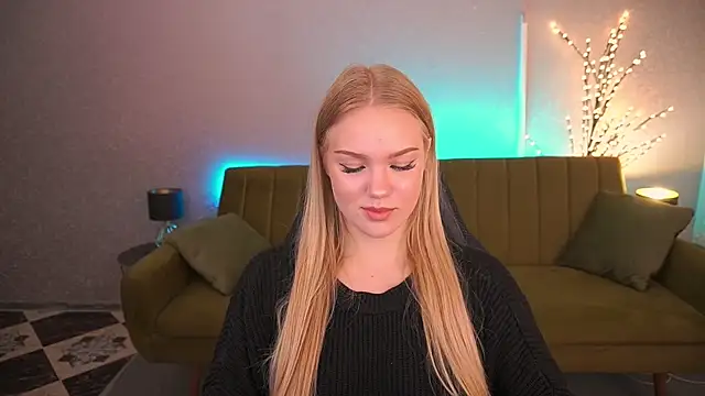 Snapshot of CelesteNoir chatting on September 18, 2025, 6:38 am CelesteNoir online show from September 18, 2025, 6:38 am