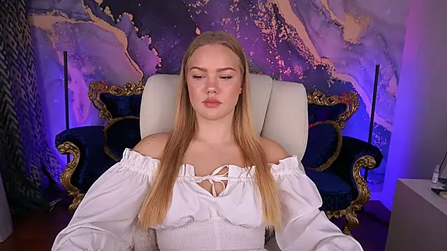 Snapshot of CelesteNoir chatting on October 9, 2025, 6:36 am CelesteNoir online show from October 9, 2025, 6:36 am