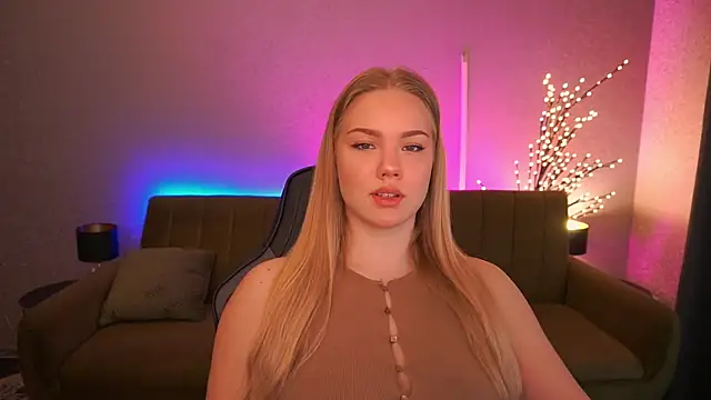 Snapshot of CelesteNoir chatting on October 13, 2025, 6:15 am CelesteNoir online show from October 13, 2025, 6:15 am